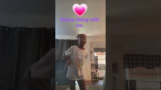 Dance with meee besties 💓