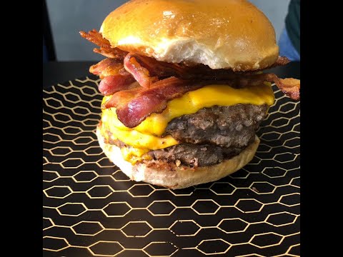 Dom Ângelo Steak Burguer lança promoção de lanches a R$ 13,50