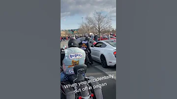 Mustang driver cuts off a Pagan.