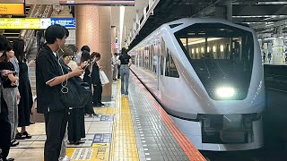 「超豪華列車が通過！」東武N100系N102F編成が回送列車として北千住駅1番線を通過するシーン！