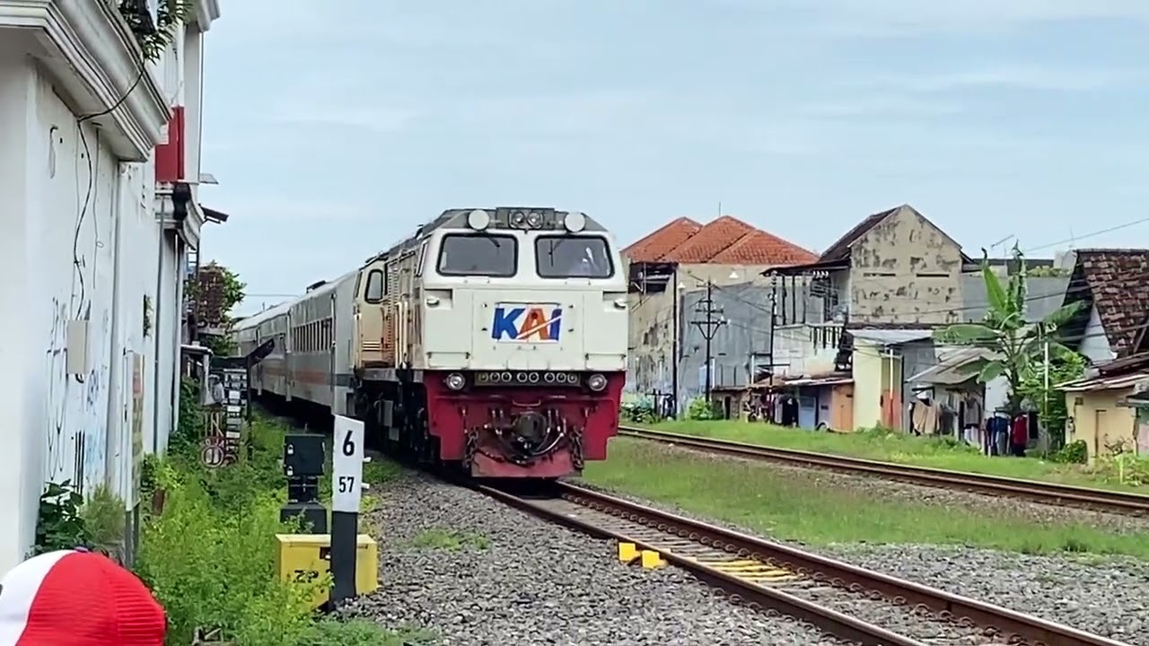 PART 10‼️4 LONG TRAINS CROSSING AT THE RAILWAY CROSSING