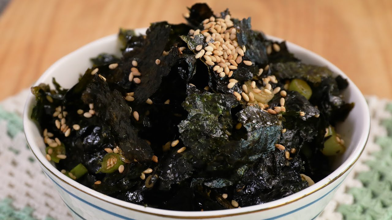 Seasoned seaweed side dish (Gim-muchim: 김무침)