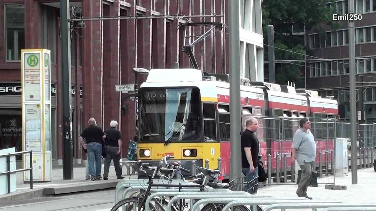 Straßenbahnen am Hackeschen Markt in Berlin (06 / 2012)