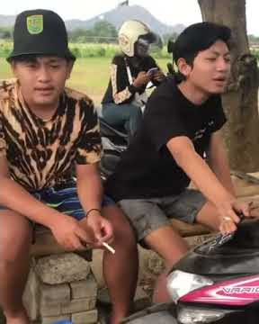 Story WA 30 detik ' menungso ora toto ' Takomlaku