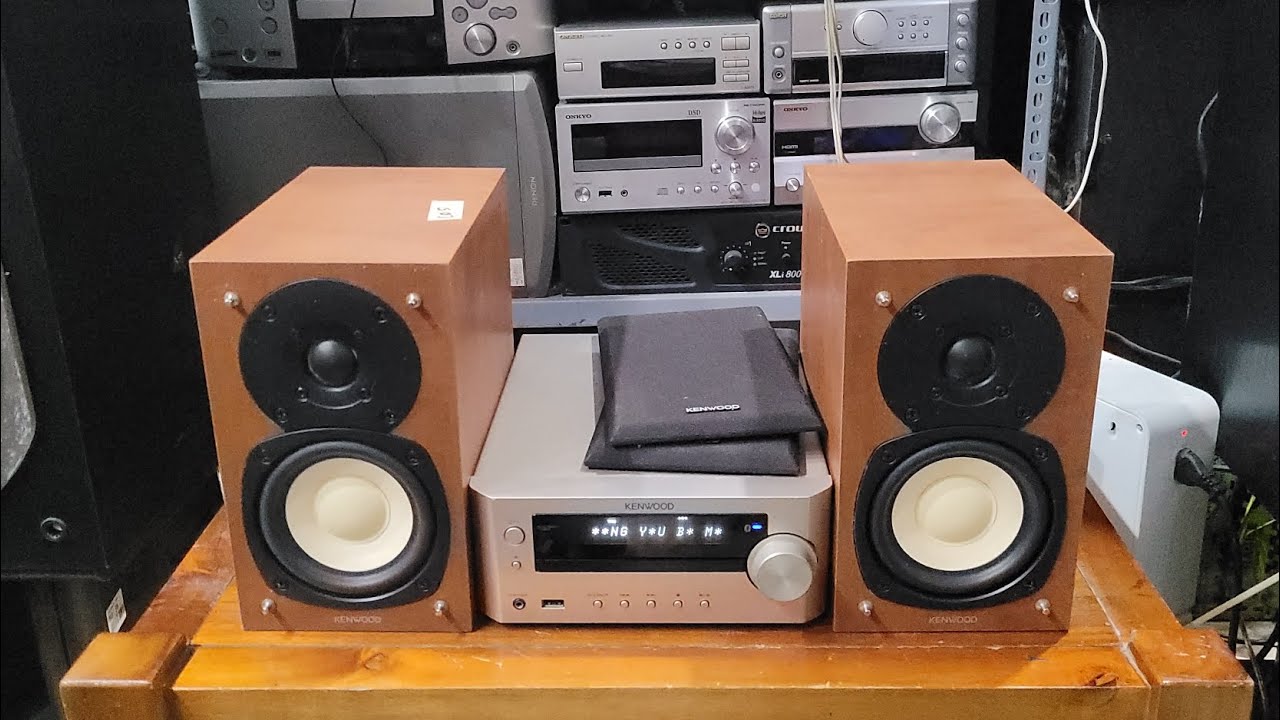 Kenwood K505 audio system with Bluetooth for all music genres