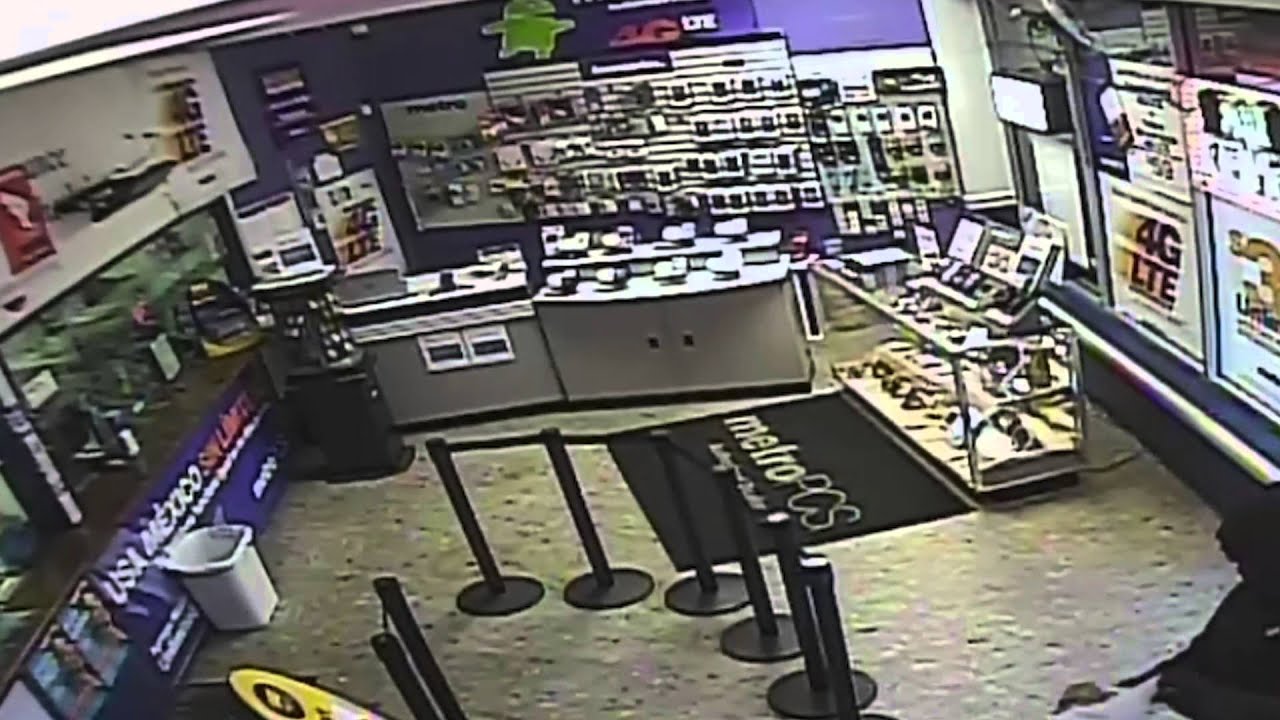 Persons of Interest in Armed Robbery (Gun), 400 b/o Rhode Island Ave, NE, on December 18, 2015 gündem