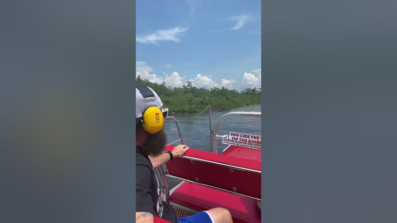 Airboat ride swamp tour New Orleans