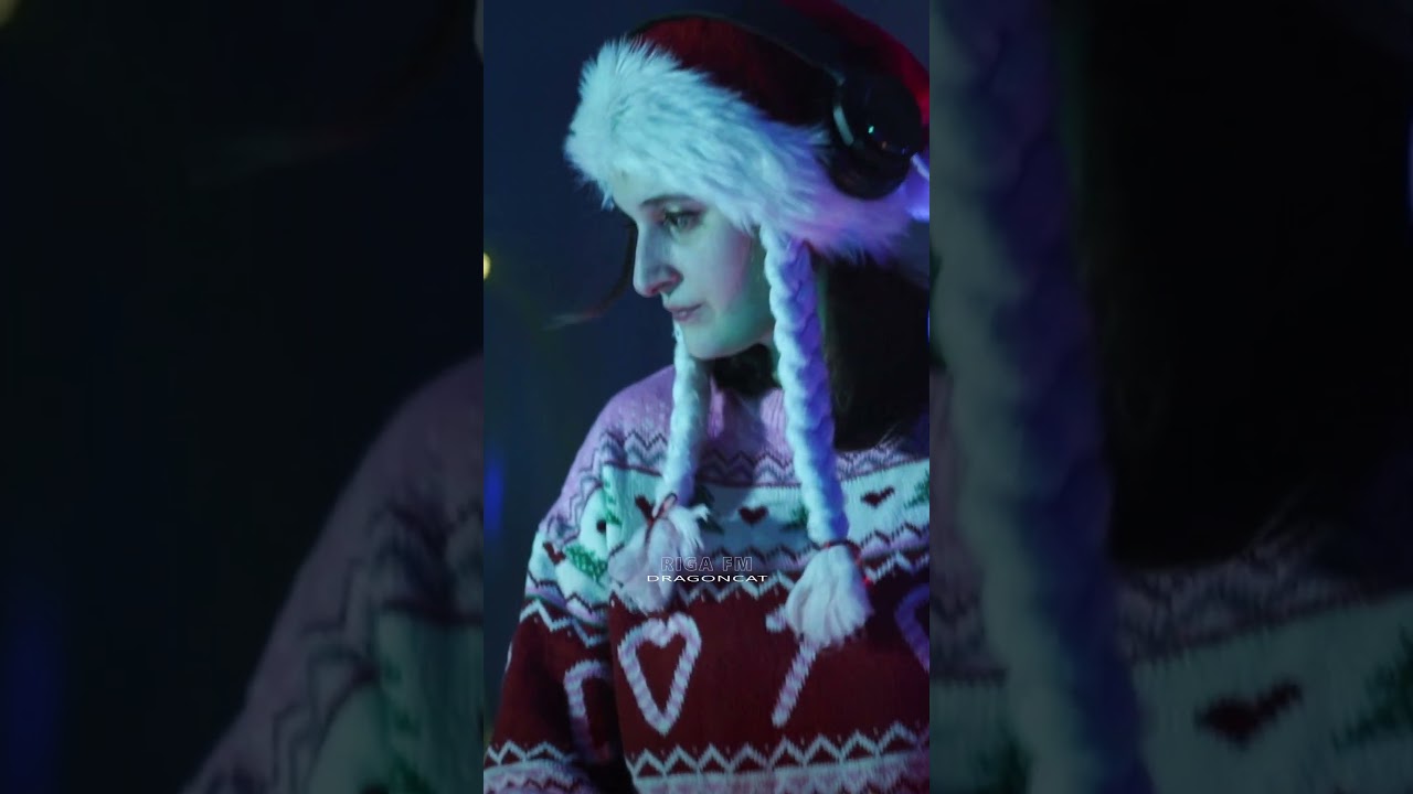 Santa DJ Spins Holiday Beats! 🎧🎄✨