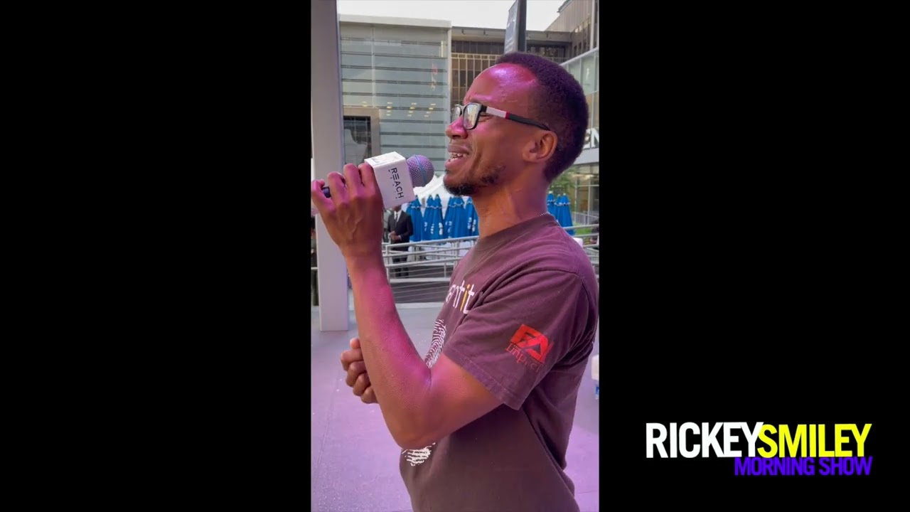 Tony Waford Sings “I Love You Lord” | “Rickey Smiley Morning Show” Karaoke