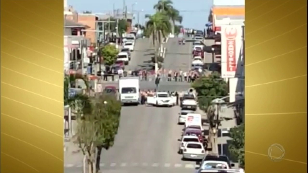 Criminosos usam reféns como escudo humano e criam pânico entre moradores de cidades pequenas rede record power couple