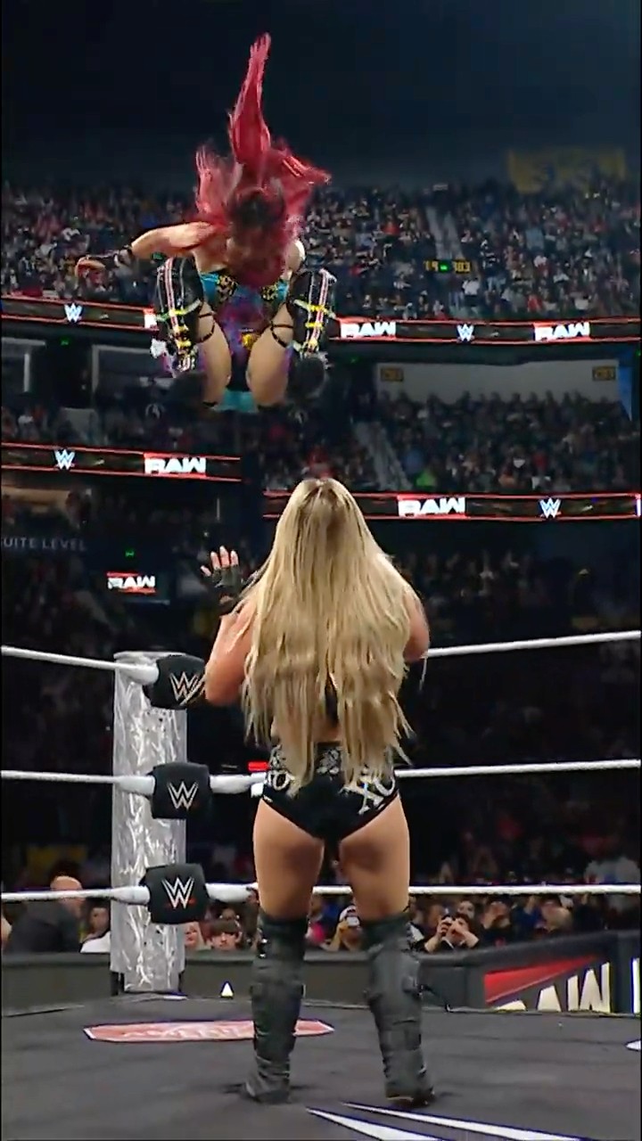 IYO SKY DOESN’T MISS ?‍? #RawOnNetflix #WWERaw