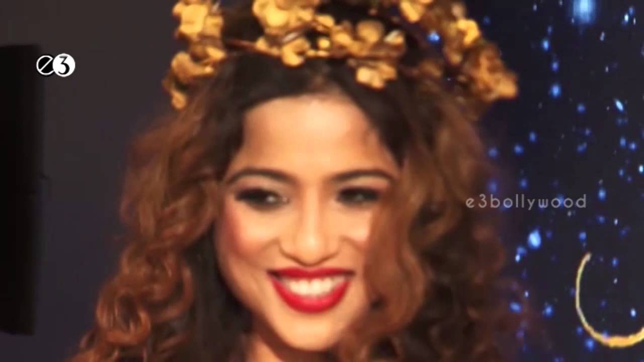 Sonali Raut Walks For Fund Raising Fashion Show For An NGO  Access Life - YouTube