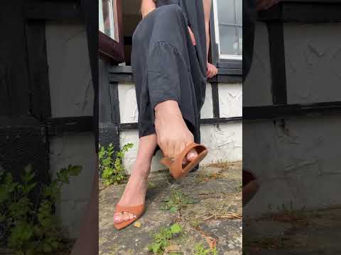Dangling my heels 👠  #asmr #dangling #shorts