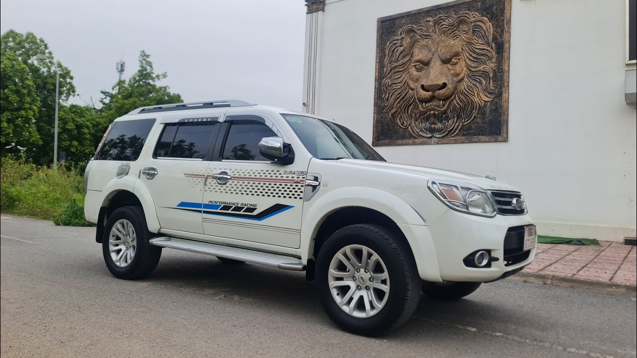 Mới về For Everest 2015 số sàn máy dầu 7 chỗ, xe cực đẹp máy zin. Nhô 300tr. 0923821995 #everest2015