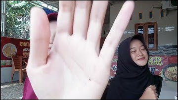 HALLO !! IKUTIN KITA VLOG MERIVIEW SEBLAK TERAS DEVITA YUK!  tugas informatika 9b