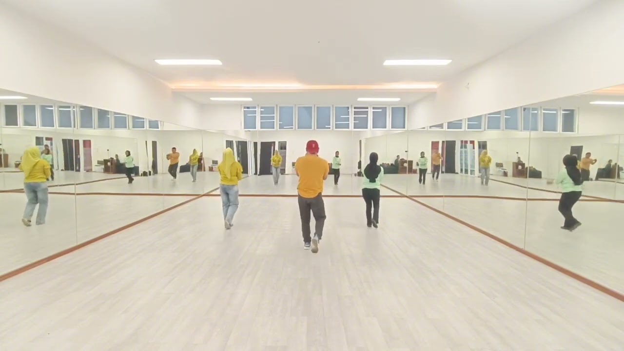 BOOM BOOM FIESTA - Line Dance 