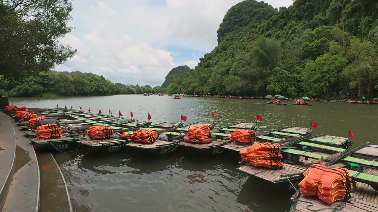 Experience the green eco-tourism area surrounded by nature.