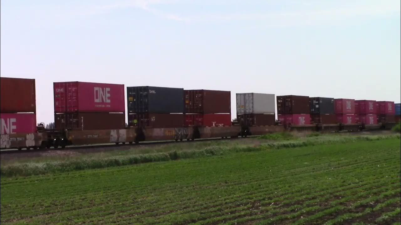 union-pacific-double-stack-intermodal-races-over-clarke-s-crossing