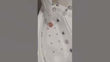 #1 how to lock Jacuzzi before use. Remember to remove the stopper before showering & watch your step