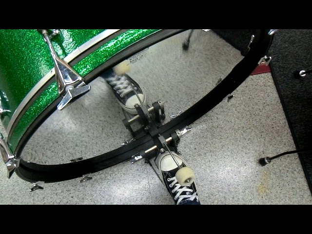 モケットポンスター　pearlドラム　fiberglass shell Pearl 1980s Fiberglass Shell 26x16 Bass Drum (Green Sparkle