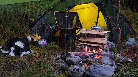 CAMPING in the RAIN with TENT and BUSHCRAFT - DayDayNews