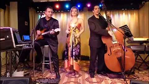 Andrea (contrabass + singing)