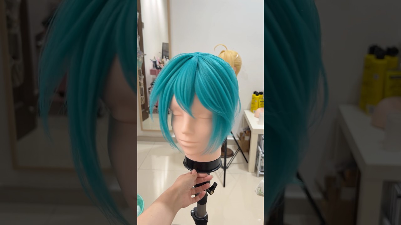 default miku design never gets old! here’s how I styled her wig! #cosplay #wig #hatsunemiku