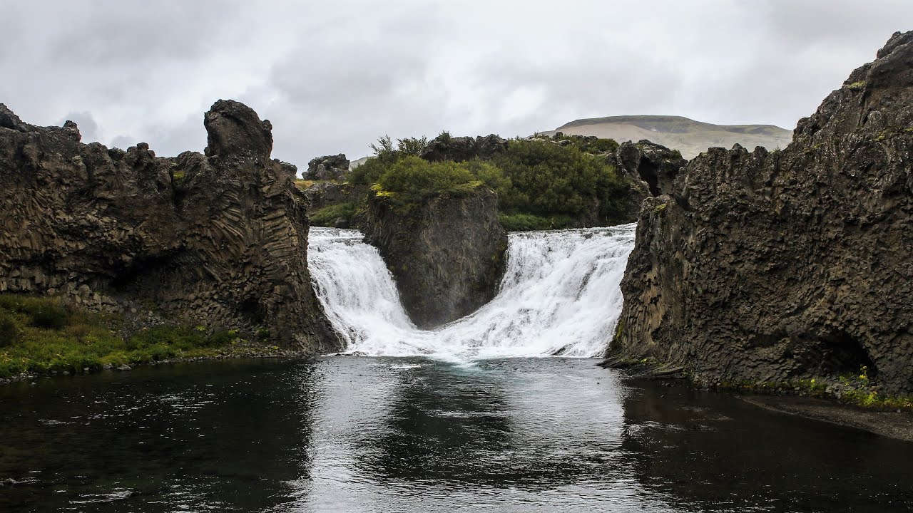 Hjalparfoss waterfall, Iceland|4K — Hjálparfoss — video poster