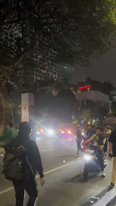 Perbedaan perlakuan mahasiswa terhadap Brimob dan TNI #fypshorts #fypyoutube #tni #brimob #mahasiswa