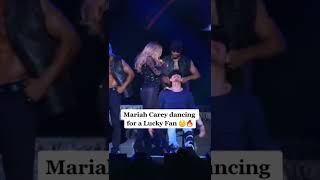 Mariah dances for a Lucky Fan on tour, damn #MariahCarey cr:mariahfreakingcarey
