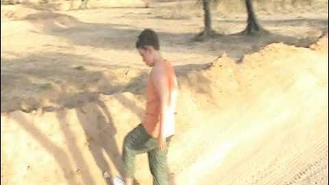 Kylian Panne dans le desert