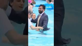 Mamdani jumps into city pool wearing FULL SUIT #shorts #us #news #Mamdani #politics