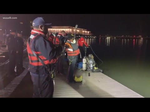 Driver dies after truck plunges into Potomac River in NW DC - YouTube