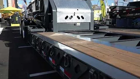 XL 130 HDG 2+2+2 at CONEXPO