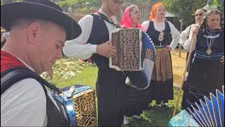 JR & GRUPO DE RUSGA, DESFOLHADA EN PANQUE N22