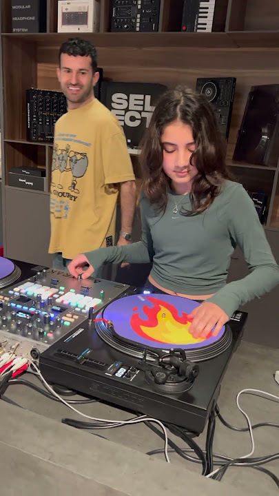 Scratching with Legendary Dj A-Trak 🔥🔥🔥 #scratch #djmichelle #atrak