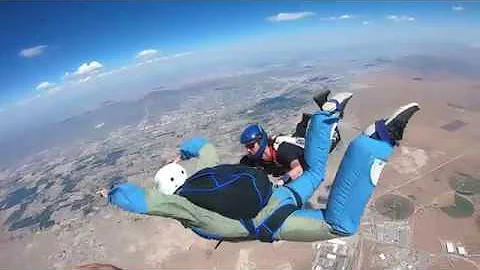 Skydive Pilot Chute Hesitation: Instructor assist