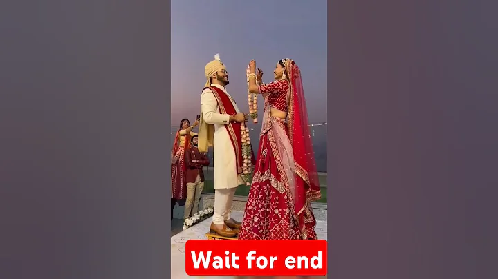 Groom won't put the Varmala without a kiss #wedding #shorts #bride #couple
