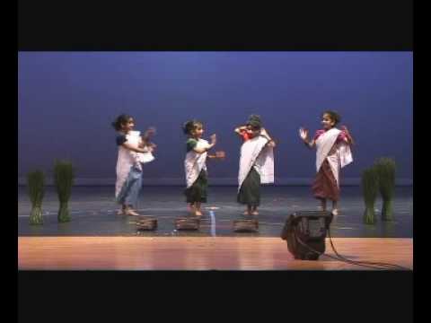 CHEPPU KILUKKANA CHANGATHI MALAYALAM FOLK GROUP DANCE GCKA XMAS 2008