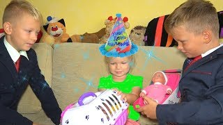 СОФИЙКА ОБИДЕЛАСЬ. ВСЕ ЗАБЫЛИ ПРО ЕЁ ДЕНЬ РОЖДЕНИЯ. СОФУНЬЯ ШАЛУНЬЯ СОФИЙКА ОБИДЕЛАСЬ. ВСЕ ЗАБЫЛИ ПРО ЕЁ ДЕНЬ РОЖДЕНИЯ. СОФУНЬЯ ШАЛУНЬЯ