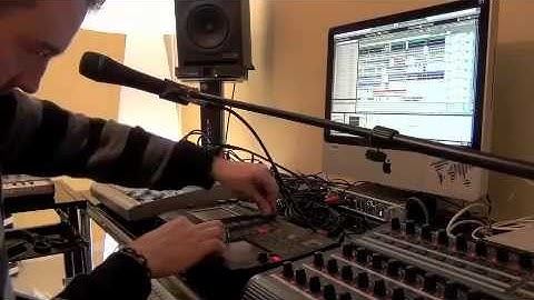 Attack Filters . mini live .part 1 - ( Ableton-Kaosspad-Vocal effect-Proggressive/Techno)