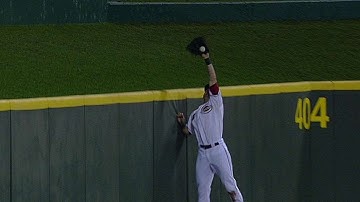 HOU@CIN: Stubbs takes a home run away from Lee