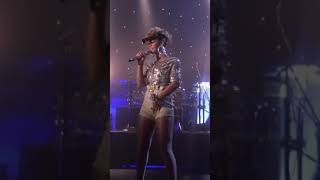 Rude Boy Rihanna live #shorts Resimi