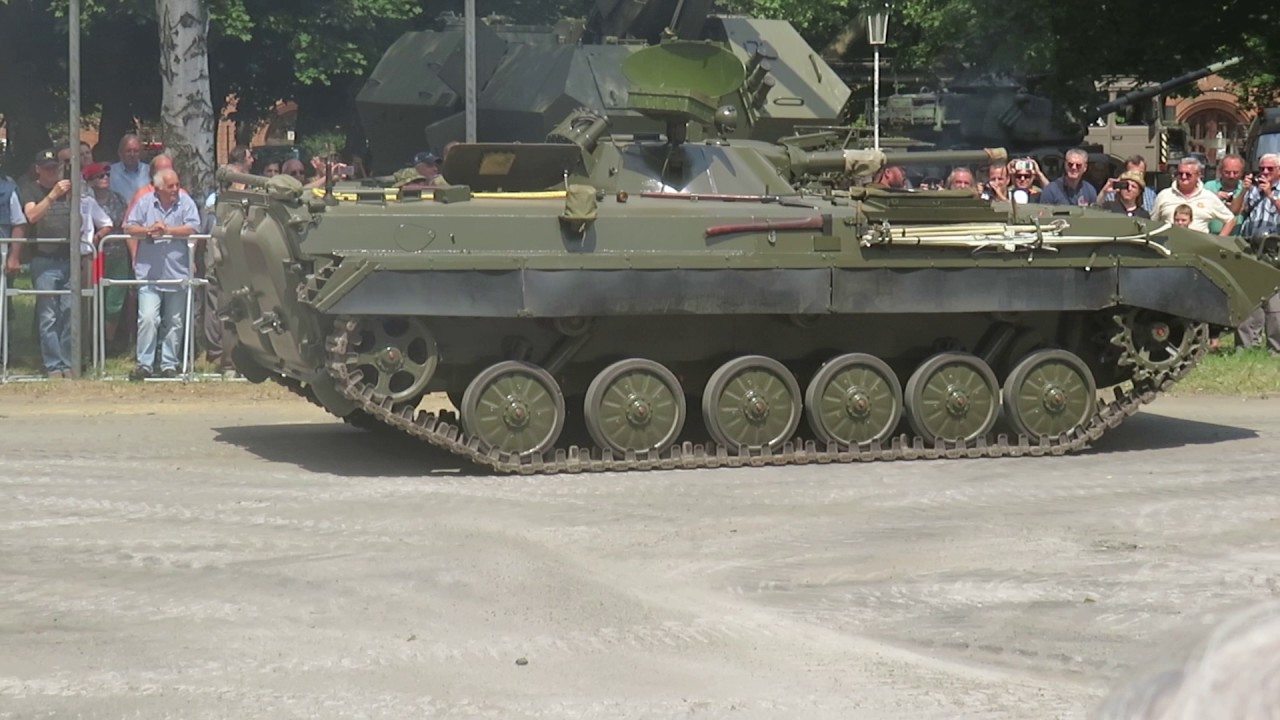 Drifting Doughnuts Soviet Bmp 1 Spz Schutzenpanzer Apc Armored Personal Carrier Hgm Wien Vienna Youtube