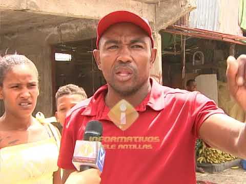 En San Cristóbal  un mercado bloquea la entrada de un sector, los moradores se quejan.