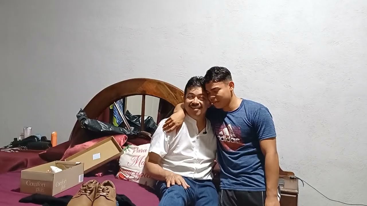 A Deyvi se le salen las lagrimas al darle este regalo asu papá 🥹😭🙏🙏