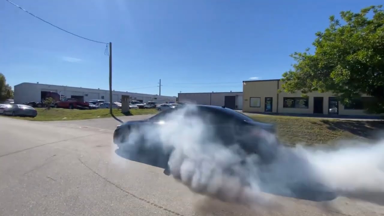 DOING A BURNOUT IN THE Q50 3.0t - YouTube