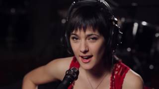 You Get What You See - Sara Niemietz & WG Snuffy Walden - Live chords