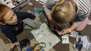 Unboxing Clementoni RoboMaker laboratorium robotyki edukacyjnej, 50098 Robot który maluję rzuca cz.1