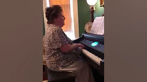 Gloria Reeves singing The Eastern Gate live